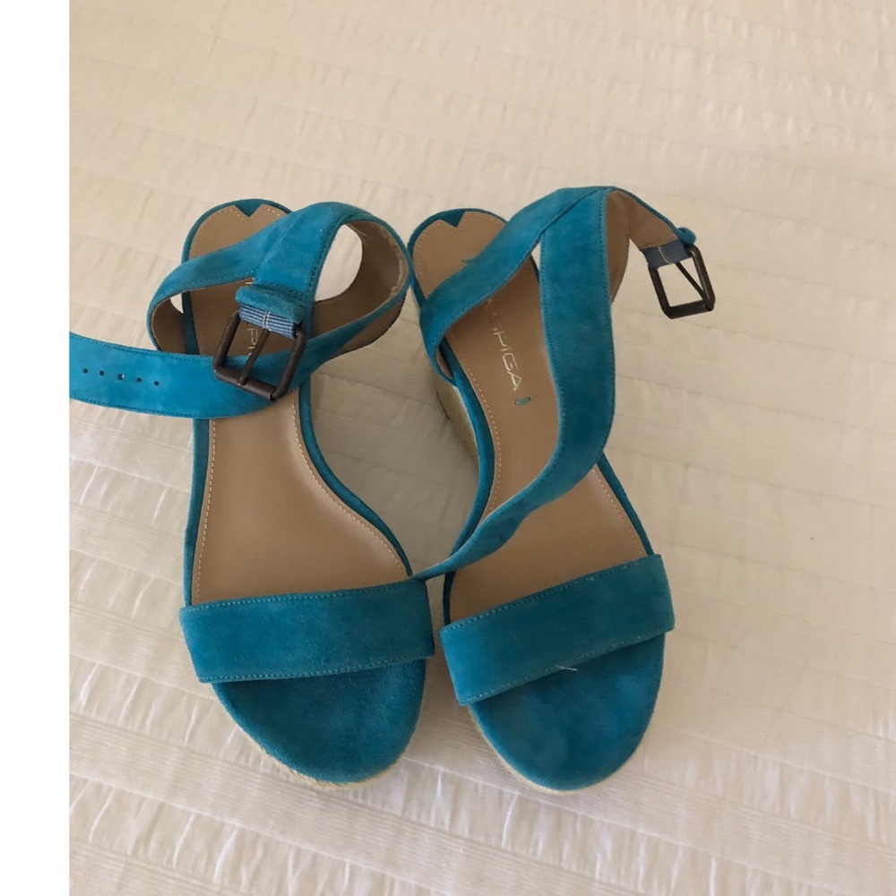 Via spiga bright blue wedges